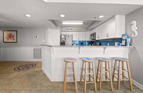 North Myrtle Beach Condo | This is a fantastic corner condo unit in Laguna Keyes facing the ocean | Laguna Keyes - 911