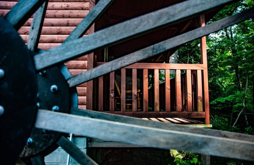 Carbon Hill Cabin | This is a must-see Cabin.