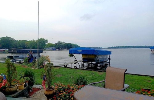 Fox Lake House | This is a VACATION spot with a million dollar view!