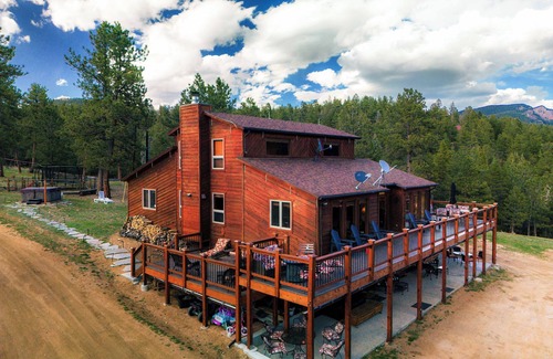 Pine House | This is Colorado! Stunning views, killer hot tub, 12 acres, game barn+huge deck!