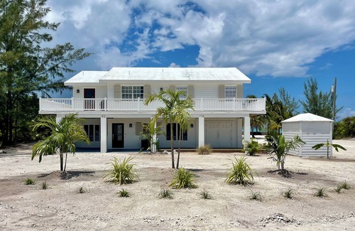 Great Harbour Cay Villa | This Is It Guest House. PRIVATE POOL! Housekeeping daily. Oceanfront