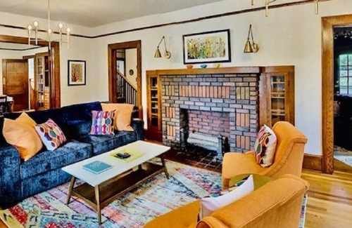 Damascus House | This is ‘Trail Town USA’ and we have the perfect location to enjoy it all!