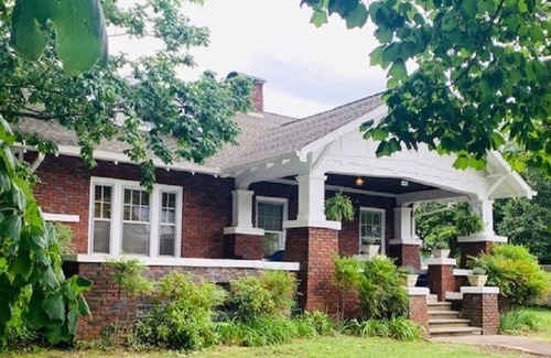 Damascus House | This is ‘Trail Town USA’ and we have the perfect location to enjoy it all!