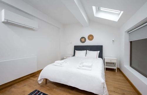 Macka Apartment | This loft is a 2 bedroom(s), 2 bathrooms, located in Şişli, İstanbul.