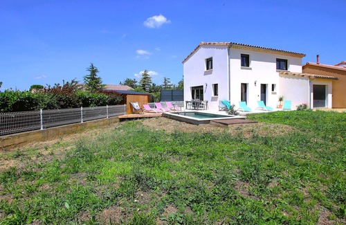 Cleon-d'Andran House | This luxurious Provençal villa with swimming pool welcomes you in Cléon d' Andran.