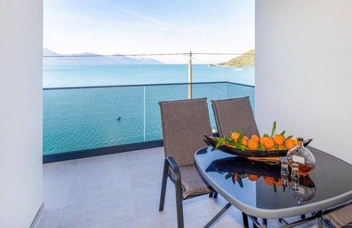 Blace Apartment | This modern and stylish vacation apartment welcomes you with a fantastic location by the sea.