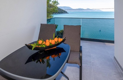 Blace Apartment | This modern and stylish vacation apartment welcomes you with a fantastic location by the sea.