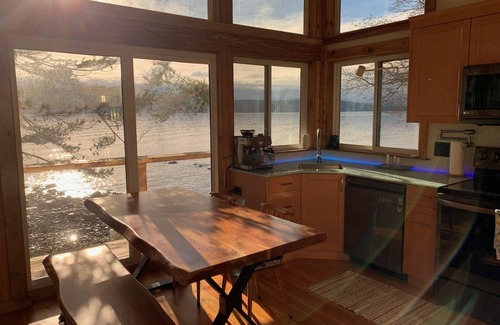 Brew Bay Cabin | This oceanfront cabin is a perfect place to relax and recharge