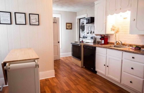 Massillon Apartment | This Old House - Lofty Suite