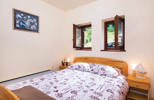 Glina House | This pretty little cottage is located in a quiet village very close to the river Kupa and is surroun
