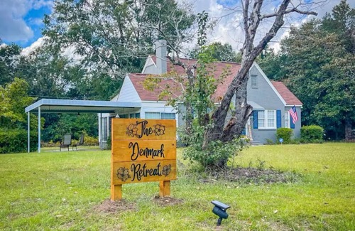Bamberg County House | This quaint & charming home is located in the town of Denmark, South Carolina!