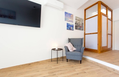 Stobrec Apartment | This simply furnished studio apartment with a shared barbecue and garden is located on the second fl
