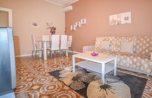 Giarre Apartment | This spacious and bright apartment is located only 4 km from the beach and in the middle of the Sici