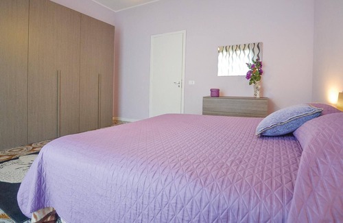 Giarre Apartment | This spacious and bright apartment is located only 4 km from the beach and in the middle of the Sici