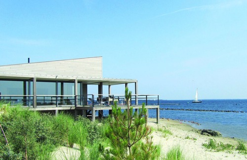 Ouddorp Cabin | This spacious beach villa near the Grevelingenmeer has everything for an unforgettable holiday.