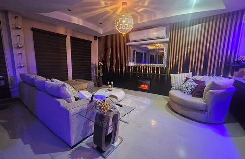 Claxton Bay House | This spacious property features a fully equipped kitchen, and an inviting small pool