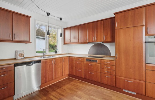 Sonderhav House | This spacious vacation home welcomes you in a fantastic location on the Flenburg Fjord.