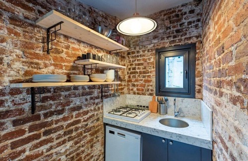 Tophane House | This special place is close to everything, making it easy to plan your visit