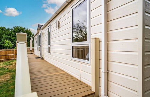 Bumble's Green House | This stylish and contemporary holiday home is great for a family getaway.