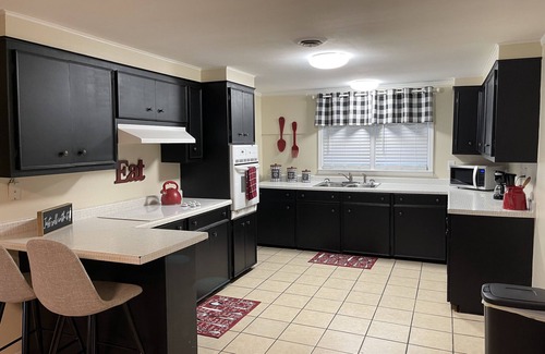Gilbertsville Apartment | This stylish place is perfect for a family getaway. 5 minutes from KY Lake