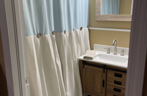 Gilbertsville Apartment | This stylish place is perfect for a family getaway. 5 minutes from KY Lake