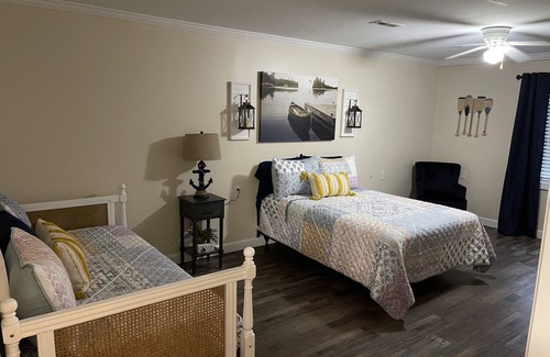 Gilbertsville Apartment | This stylish place is perfect for a family getaway. 5 minutes from KY Lake