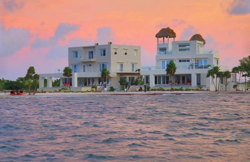 San Pedro Villa | This villa is a 6 bedroom(s), 4.5 bathrooms, located in San Pedro, null.