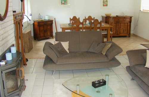 Ouddorp House | This wonderful and luxurious holiday home is located in the back part of the North Sea Park and is adjacent to a typical Ouddorp schurveling with lots of greenery. The garden offers lots of privacy. Here you can enjoy the sun, the fresh sea air, natu