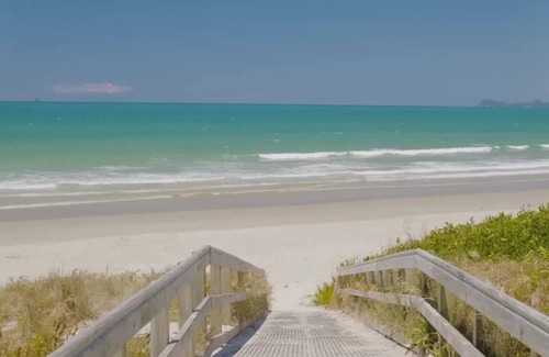 Ruakaka House | Thistle Do Beach Bach - Ruakaka