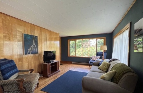 Welshpool Cottage | Thistle Finch Cottage: Your Perfect Island Getaway