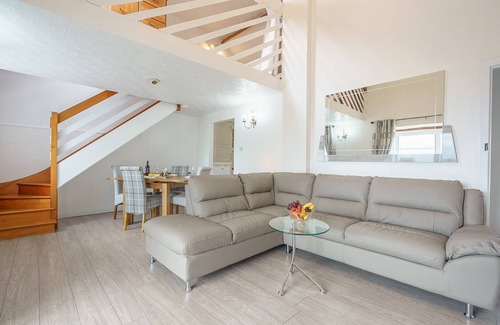 Thornhill Apartment | Thomas Carlyle Cottage - a cottage that sleeps 4 guests in 2 bedrooms