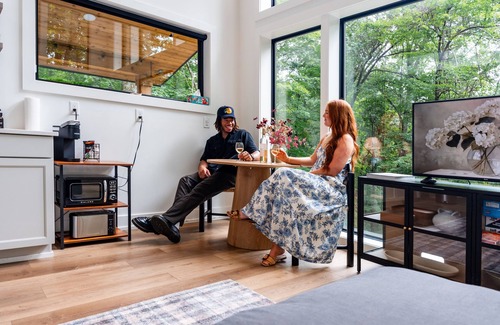 Laurelville Cabin | Thompson Retreat | Perfect Couples Getaway