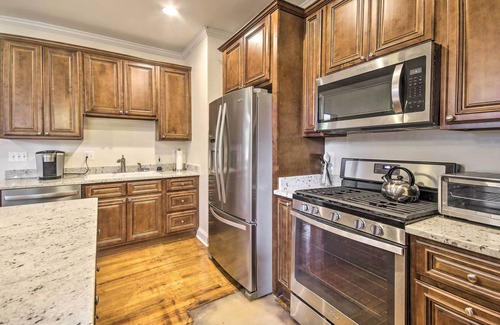 Leesburg House | 'Thomson Farm' Classic Home < 10 Mi to Vineyards!