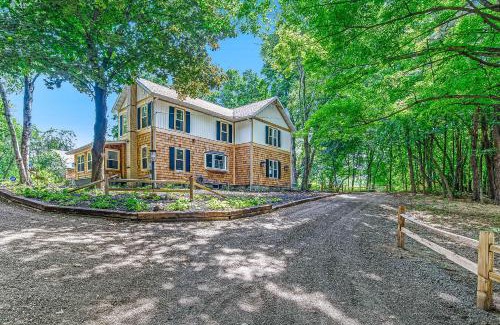 Fennville House | Thorndale - Modern Smart Home on 20 Pastoral Acres with a Private Heated Pool & Hot Tub