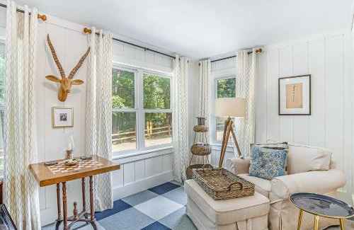 Fennville House | Thorndale - Modern Smart Home on 20 Pastoral Acres with a Private Heated Pool & Hot Tub