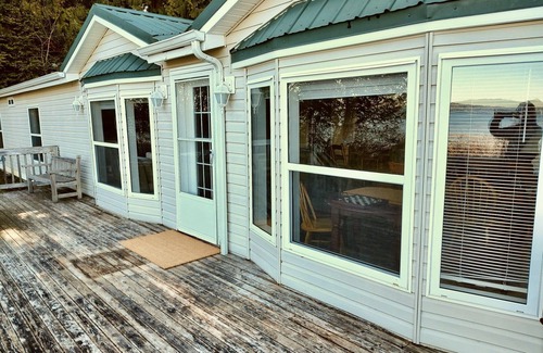 Rollingbay House | Thorndyke Lodge Beachfront Escape w/BBQ and firepit