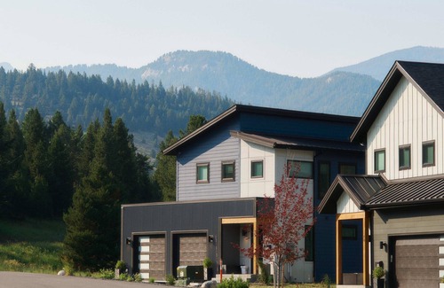 Big Sky House | Thoughtfully Designed Mountain Home with No Fees