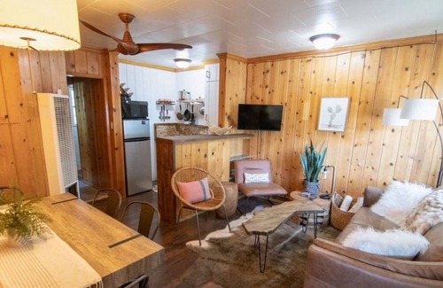 June Lake House | Thousand Island Two-Bedroom Suite (Unit 7) at Lake Front Cabins