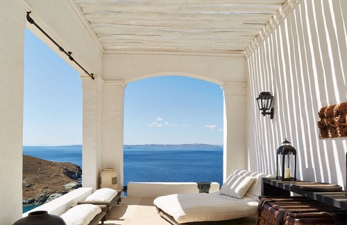 Kea Villa | Three Bay House-Luxurious Accommodation and Sea Views close to a Sandy Beach