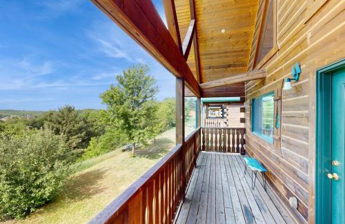 Warrens House | Three Bears Overlook- Upper