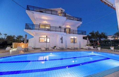 Argassi Apartment | Three Bedroom Apartment with Panoramic View