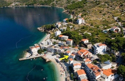 Drasnice Apartment | Three bedroom apartment near beach Drašnice, Makarska (A-23448-a)