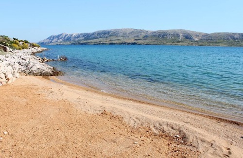 Kustici Apartment | Three bedroom apartment near beach Kustići, Pag (A-18248-a)