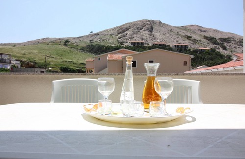 Metajna Apartment | Three bedroom apartment near beach Metajna, Pag (A-6486-f)