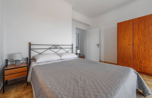 Agios Leon Apartment | Three-Bedroom Apartment with Private Jacuzzi