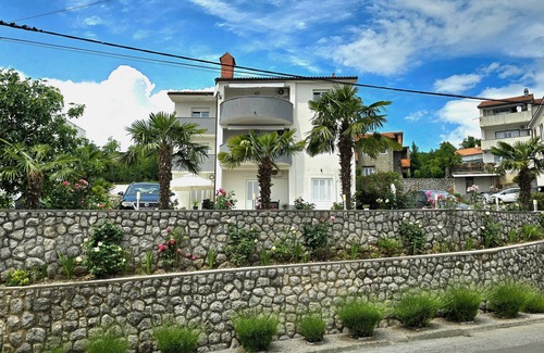 Viskovo Apartment | Three bedroom apartment with terrace Kastav, Opatija (A-13457-a)
