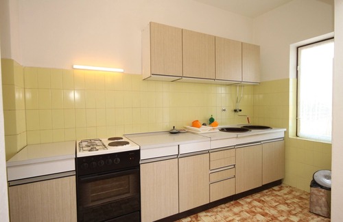 Ugljan Apartment | Three bedroom apartment with terrace and sea view Ugljan (A-8264-a)