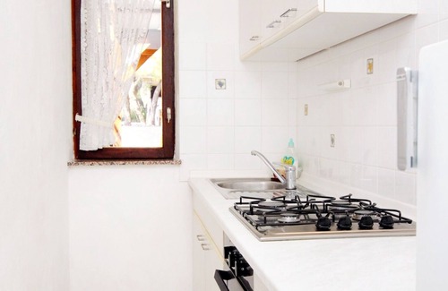 Cove Basina (Jelsa) Apartment | Three bedroom apartment near beach Basina, Hvar (A-5700-a)