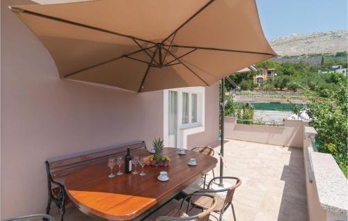 Srinjine Apartment | Three-Bedroom Apartment In Srinjine