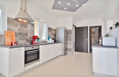 Prizba Apartment | Three bedroom apartment near beach Prižba, Korčula (A-14499-b)